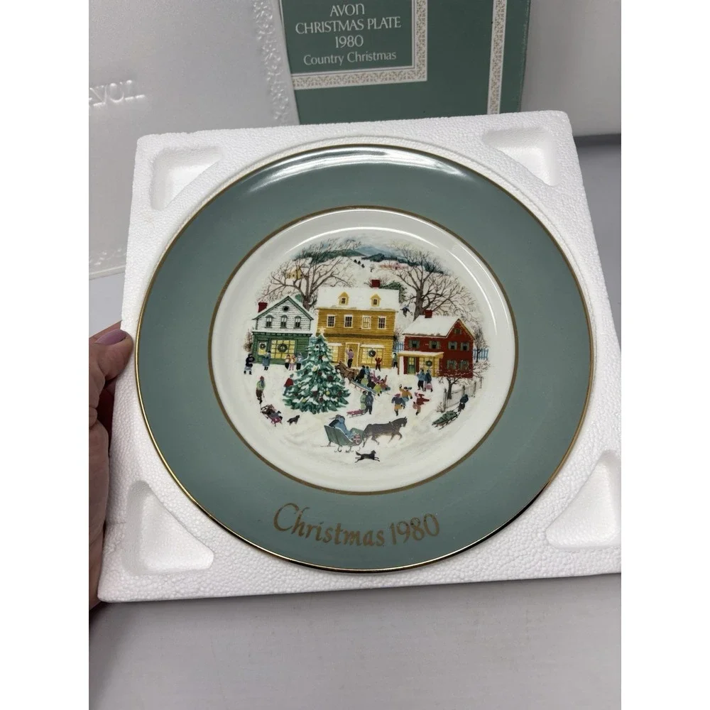 Avon Country Christmas Collector Plate 1980 8th Ed. Original Box Cottage Granny